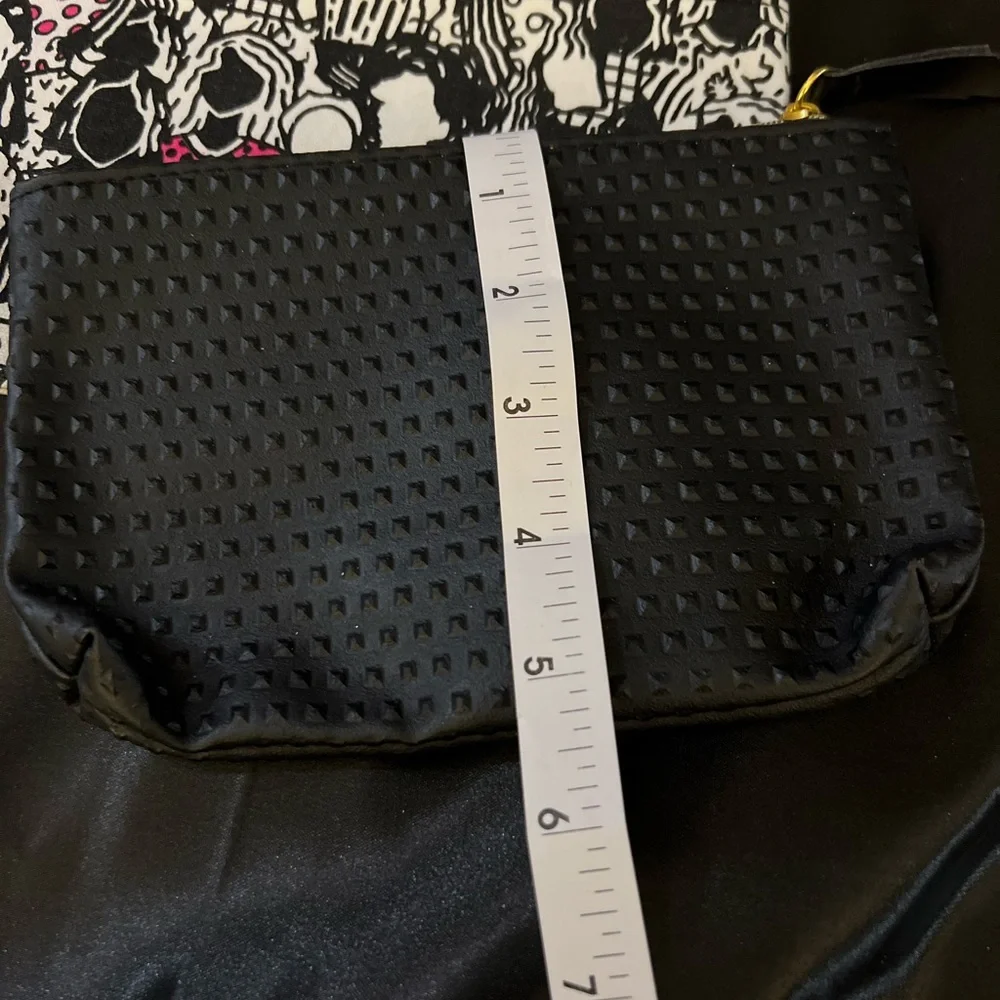 Four never used Ipsy cosmetic bags. Great for your girls birthday parties.